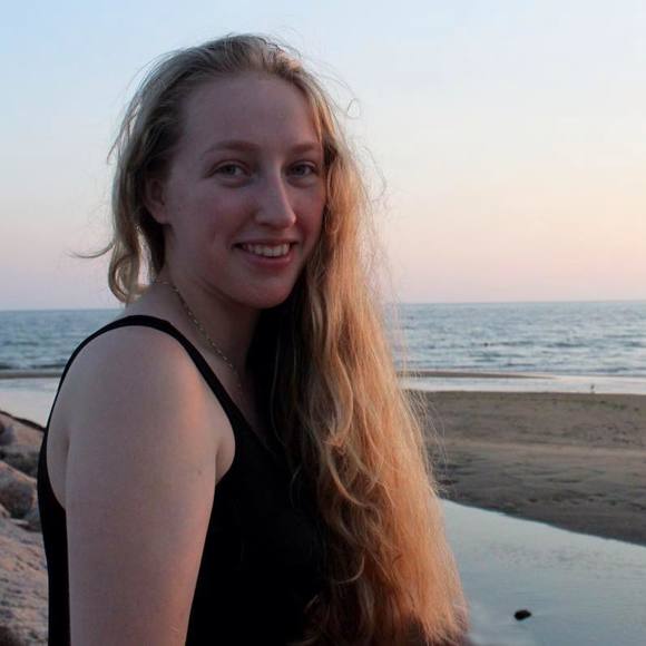 Meet your Posher, Gabriella - Picture 1 of 1